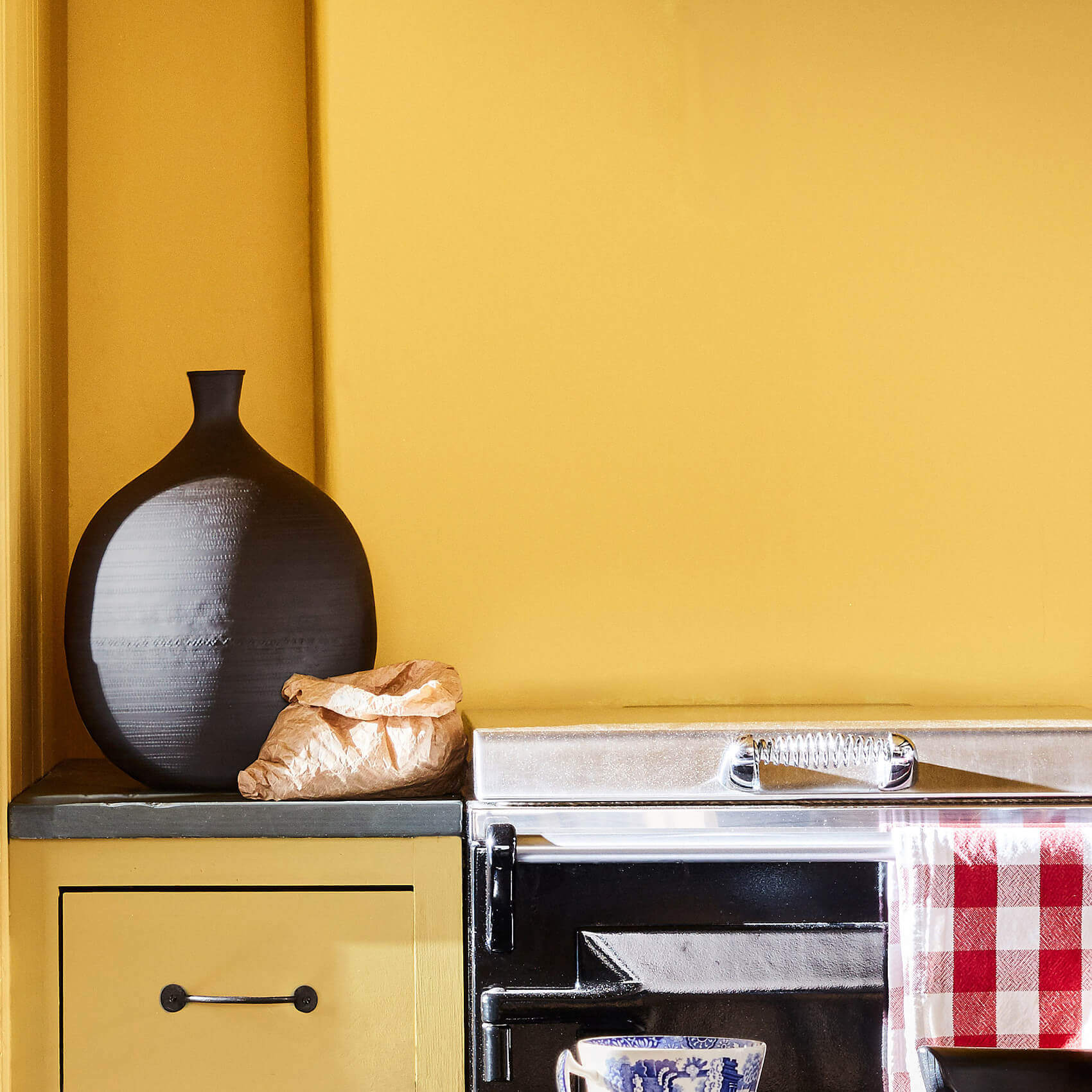 Interior paint Little Greene color yellow Giallo (337).
