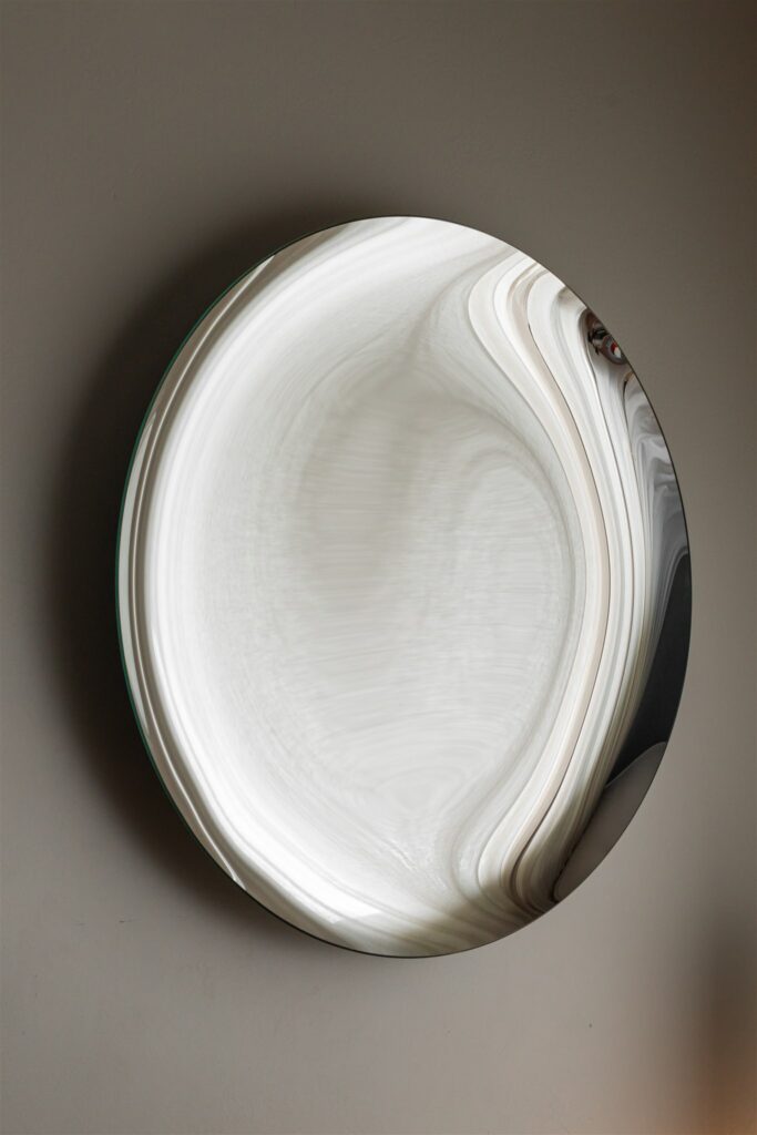 oom dome bare ultrawhite1 683x1024 1 Dimension: ø mm 1040